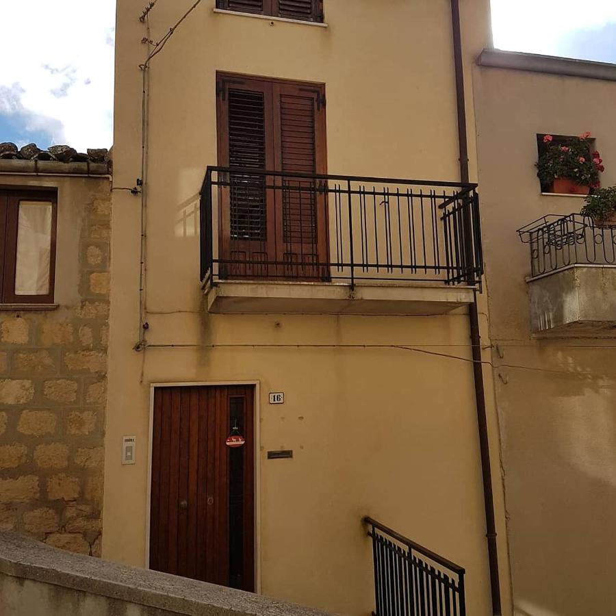 La Nicchia Di Gangi Apartman Kültér fotó
