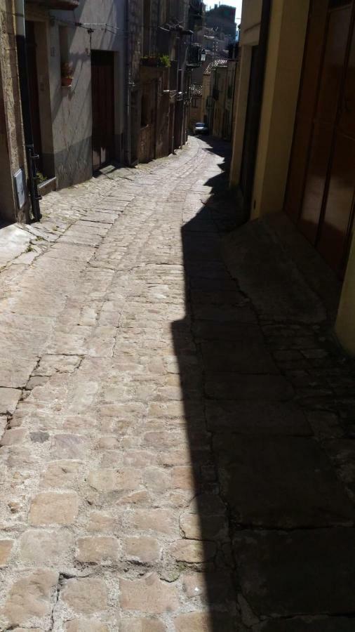 La Nicchia Di Gangi Apartman Kültér fotó