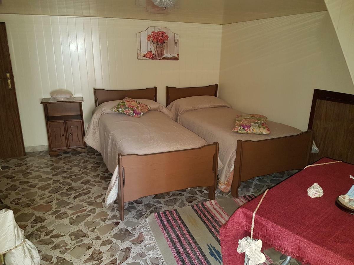 La Nicchia Di Gangi Apartman Kültér fotó